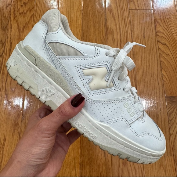 Women New Balance 550 - Picture 1 of 6